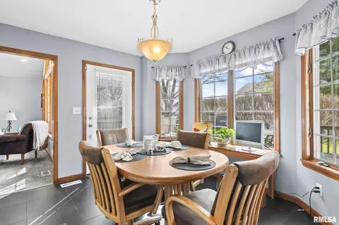Dining - 3924 Old Mill Ln, Springfield, IL 62711 photo 1 of 4