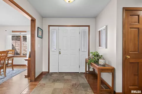 Entry Way - 3924 Old Mill Ln, Springfield, IL 62711 photo 2 of 2