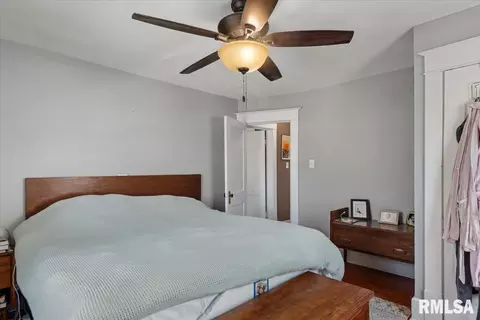 Bedroom - 624 W Vine St, Springfield, IL 62704 photo 2 of 5