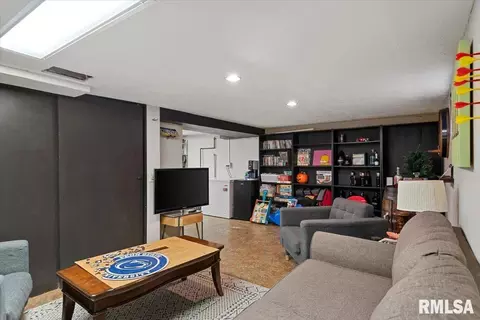 Other - 624 W Vine St, Springfield, IL 62704 photo 9 of 11