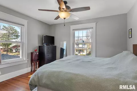Bedroom - 624 W Vine St, Springfield, IL 62704 photo 1 of 5