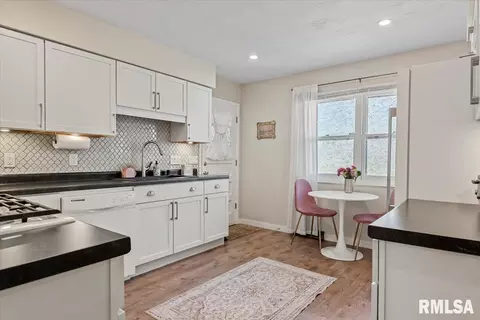 Kitchen - 10 Radcliff Rd, Springfield, IL 62703 photo 1 of 3