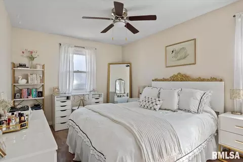 Bedroom - 10 Radcliff Rd, Springfield, IL 62703 photo 1 of 6