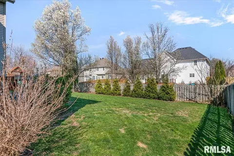 Exterior - 2612 Dickens Dr, Springfield, IL 62711 photo 5 of 5