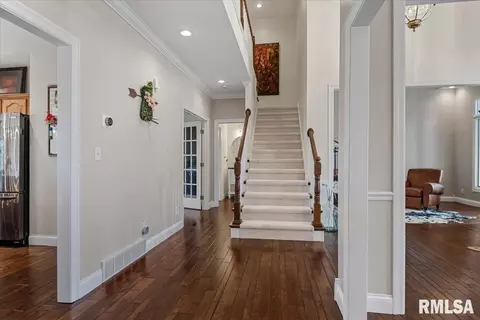 Entry Way - 2612 Dickens Dr, Springfield, IL 62711 photo 4 of 11