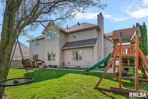 Exterior - 2612 Dickens Dr, Springfield, IL 62711 photo 3 of 5