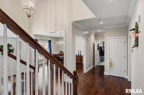 Entry Way - 2612 Dickens Dr, Springfield, IL 62711 photo 2 of 11