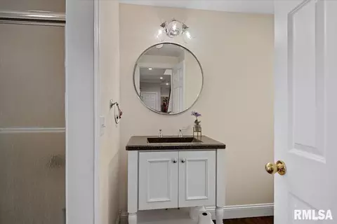 Bath - 2612 Dickens Dr, Springfield, IL 62711 photo 1 of 6