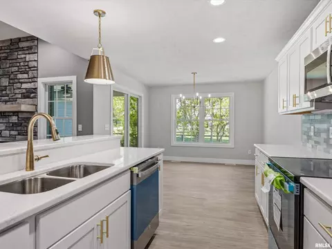 Kitchen - 1701 Ambleside Dr, Springfield, IL 62711 photo 2 of 3