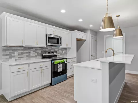 Kitchen - 1701 Ambleside Dr, Springfield, IL 62711 photo 3 of 3