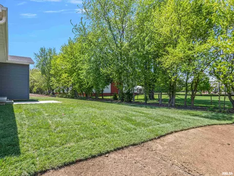 Exterior - 1701 Ambleside Dr, Springfield, IL 62711 photo 4 of 7