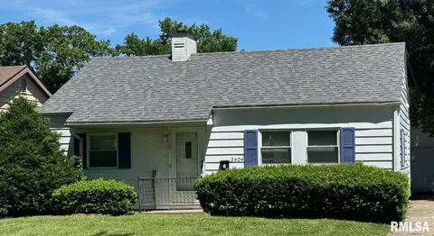 2404 S Whittier Ave, Springfield, IL 62704