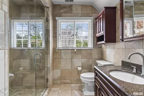 Bath - 1050 Williams Blvd, Springfield, IL 62704 photo 7 of 11