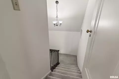 Entry Way - 1050 Williams Blvd, Springfield, IL 62704 photo 9 of 11