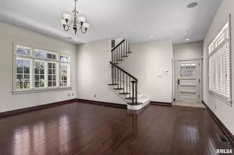 Living - 1050 Williams Blvd, Springfield, IL 62704 photo 5 of 7