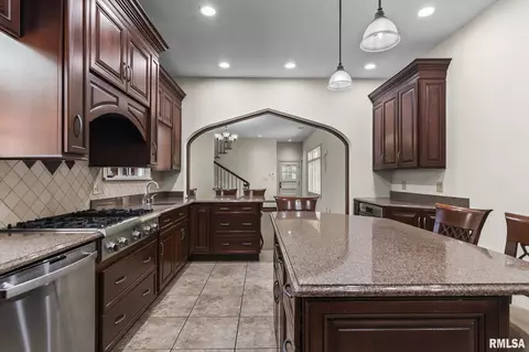 Kitchen - 1050 Williams Blvd, Springfield, IL 62704 photo 5 of 5