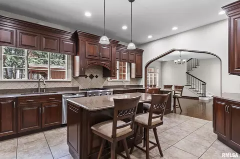 Kitchen - 1050 Williams Blvd, Springfield, IL 62704 photo 3 of 5