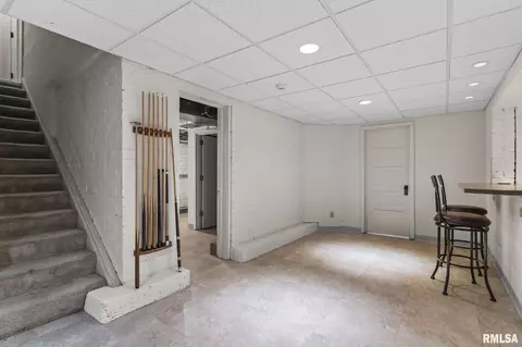 Entry Way - 1050 Williams Blvd, Springfield, IL 62704 photo 10 of 11
