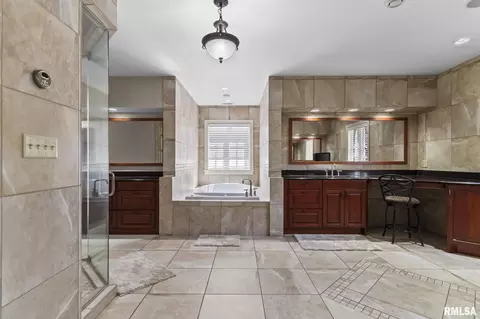 Bath - 1050 Williams Blvd, Springfield, IL 62704 photo 3 of 11