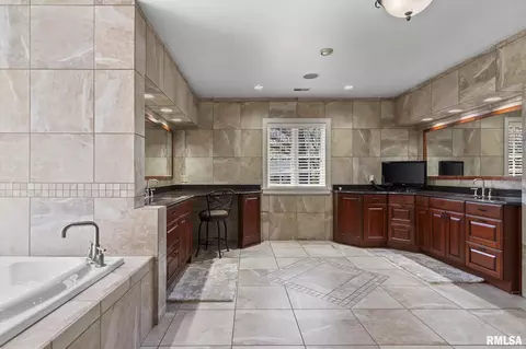 Bath - 1050 Williams Blvd, Springfield, IL 62704 photo 4 of 11
