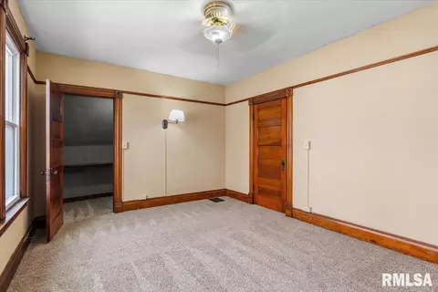 Bedroom - 534 W Vine St, Springfield, IL 62704 photo 2 of 6