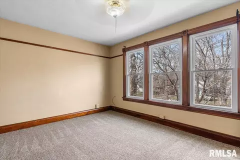 Bedroom - 534 W Vine St, Springfield, IL 62704 photo 1 of 6