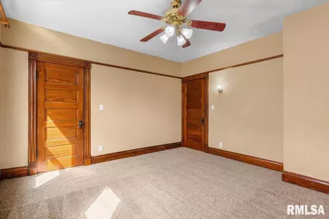 Bedroom - 534 W Vine St, Springfield, IL 62704 photo 5 of 6