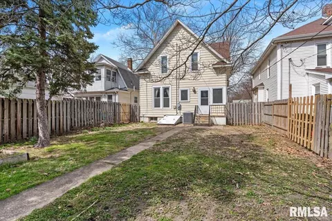 Exterior - 534 W Vine St, Springfield, IL 62704 photo 3 of 5