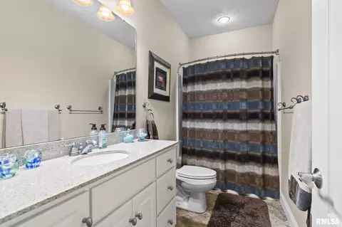 2104 Dubsdread Dr, Springfield, IL 62711 photo 17