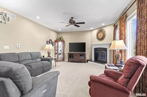 2104 Dubsdread Dr, Springfield, IL 62711 photo 12