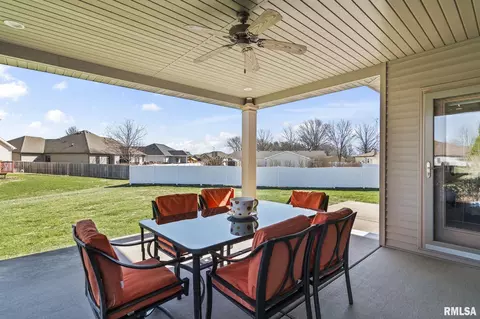 2104 Dubsdread Dr, Springfield, IL 62711 photo 45