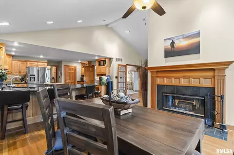 180 E Hazel Dell Ln, Springfield, IL 62712 photo 17