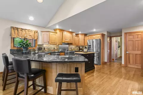 180 E Hazel Dell Ln, Springfield, IL 62712 photo 11