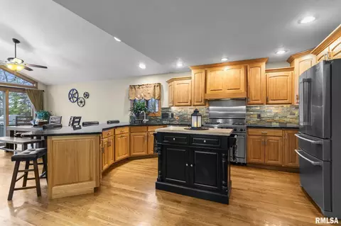 180 E Hazel Dell Ln, Springfield, IL 62712 photo 14