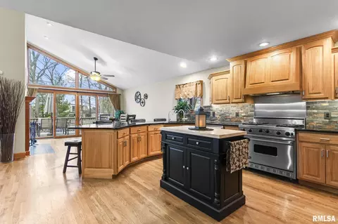 180 E Hazel Dell Ln, Springfield, IL 62712 photo 13