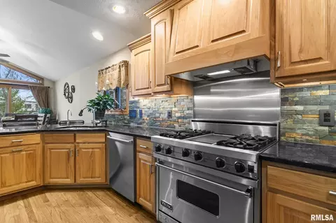 180 E Hazel Dell Ln, Springfield, IL 62712 photo 12