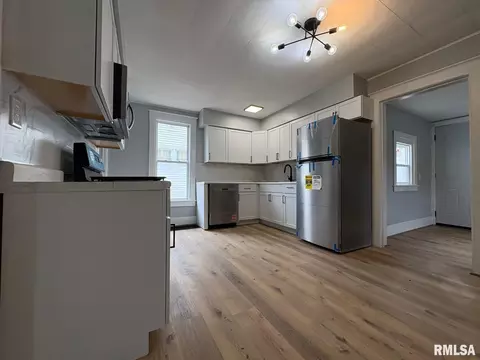 Kitchen - 1045 N Osburn Ave, Springfield, IL 62702 photo 1 of 3