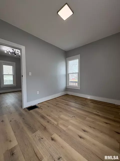 Other - 1045 N Osburn Ave, Springfield, IL 62702 photo 3 of 12