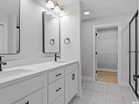 Bath - 1703 Ambleside Dr, Springfield, IL 62711 photo 1 of 3