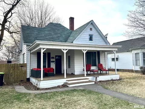 1237 S East St, Jacksonville, IL 62650