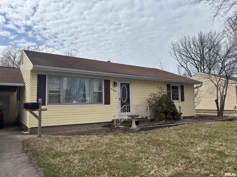 1405 Lakelawn Dr, Jacksonville, IL 62650