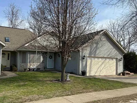 19298 Pinecrest Rd, Petersburg, IL 62675