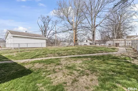 Exterior - 527 Wood Ave, Springfield, IL 62702 photo 2 of 5