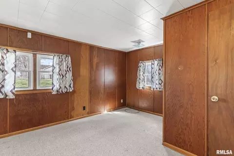 Bedroom - 527 Wood Ave, Springfield, IL 62702 photo 4 of 6