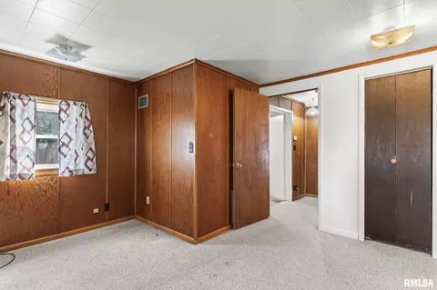 Bedroom - 527 Wood Ave, Springfield, IL 62702 photo 5 of 6