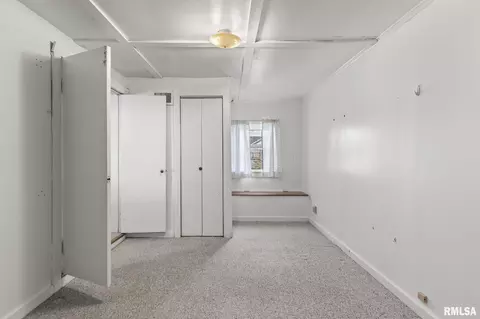 Bedroom - 527 Wood Ave, Springfield, IL 62702 photo 1 of 6