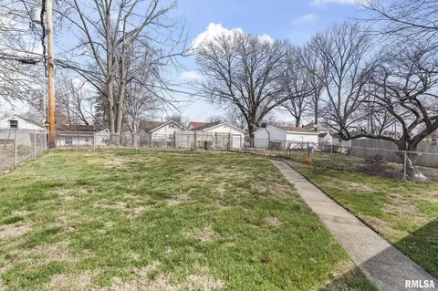 Exterior - 527 Wood Ave, Springfield, IL 62702 photo 5 of 5