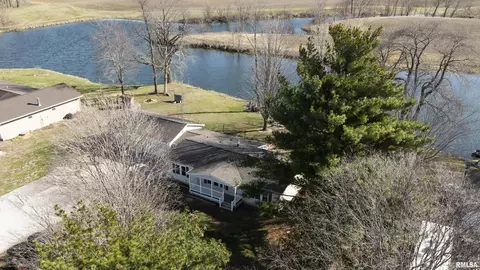 3547 N Lloyd Ln, Astoria, IL 61501