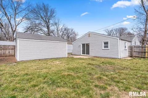 Exterior - 2941 Hoover St, Springfield, IL 62703 photo 5 of 5