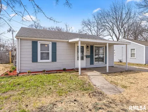 Exterior - 2941 Hoover St, Springfield, IL 62703 photo 2 of 5